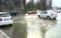 VIDEO. Sectorul Buiucani, fara apa calda. O strada din capitala, transformata intr-un rau