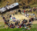 17 morti si zeci de raniti dupa ce un camion plin cu elevi a cazut intr-o prapastie, in Munzii Anzi din Peru