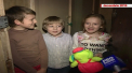 Le sunt si mama si tata. Cei trei copii ai Liliei Solonari, femeia rapusa de cancer, sunt in grija bunicilor. Din banii obtinuti la Daruiesti si Castigi oamenii si-au reparat locuinta si ii asigura pe micuti cu tot necesarul - VIDEO