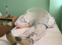 "O sa fiu parasutist". Un baietel de 5 ani a ajuns la spital dupa ce a sarit de la balcon. Explicatia data de copil
