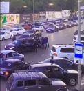 Un sofer din Daghestan a fost scos cu forta din propria masina si batut, pentru ca nu i-ar fi acordat prioritate cortegiului ministrului de Interne - VIDEO