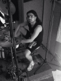Un alt muzician a murit vineri in incendiul de la Clubul Colectiv. Costi Ignat era membru al trupei Monarchy Band