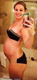 Insarcinata in luna a VI-a, o viitoare mama surprinde internetul cu muschii de pe abdomen. Ce spun medicii. FOTO