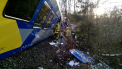 Doua trenuri de pasageri s-au ciocnit frontal in Germania. Politia locala anunta 4 morti si circa 150 de raniti. FOTO