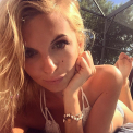 O tanara anorexica, care manca doi biscuiti pe zi si ajunsese la 38 kg, si-a revenit cu ajutorul retelelor de socializare - FOTO