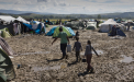 Grecia a inceput EVACUAREA refugatilor din tabara de la Idomeni. Conditiile mizere in care ajunsesera sa stea migrantii