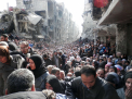 Poza care arata dimensiunea crizei umanitare din Siria. Coada nesfarsita pentru mancare intr-o tabara de refugiati