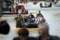 Inundatiile record din Balcani au facut peste 44 de morti si mii de sinistrati. In Bosnia a plouat in 3 zile cat in 3 luni