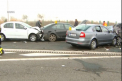 Accident cumplit pe o autostrada din Romania. 29 de vehicule, inclusiv un tir si doua microbuze, s-au ciocnit in lant, creand un carambol pe sosea: trei persoane au murit, 60 au fost ranite - VIDEO