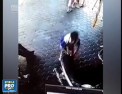 Scene demne de filmele de actiune. Momentul in care un tata isi salveaza copii de la moarte in ultima clipa - VIDEO