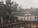 S-a dezlantuit cerul deasupra orasului - Ploaie torentiala insotita de descarcari electrice. Meteorologii anunta vreme rece - VIDEO