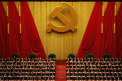 Oficial comunist chinez, demis dupa ce pe Internet au aparut poze  cu el si amanta sa
