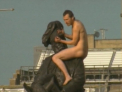 Un MOLDOVEAN gol pusca a urcat pe o statuie din Londra? Cum a ajuns in Marea Britanie