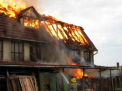 Focul a mai facut doua victime! Doua persoane au ars de vii in propriile case
