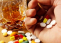 Au baut medicamente! Inca doi tineri din Chisinau au vrut sa-si ia adio de la viata