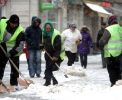Ninge in toata tara! 130 de muncitori lucreaza la curatarea drumurilor nationale 