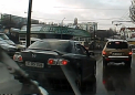 Acest sofer NU a auzit de regulile de circulatie! E incredibil cum isi permite sa circule prin Chisinau