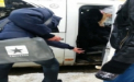 Distractia de-a dreptul BOLNAVA a unor tineri din Chisinau! Uite cum isi bat joc de trecatori. VIDEO