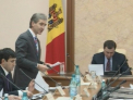 Ne laudam cu ce nu avem. Investitiile straine nu se grabesc sa vina, ba din contra - scad!