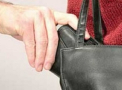 Atentie la buzunare si genti! Doi hoti care "activau" in microbuze, prinsi in flagrant