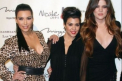 Cum aratau surorile Kardashian la prima lor sedinta foto impreuna...in bikini, in urma cu 5 ani
