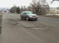 Nici n-a apucat sa fie reparat, ca s-a si stricat! Drumul Chisinau-Soroca, plin de gropi. Explicatiile italienilor