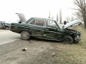 A intrat pe contrasens si a lovit frontal un Mercedes! Soferul vinovat a fugit de la locul faptei