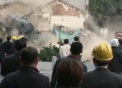Momentul in care o groapa de 300 de metri patrati inghite o cladire intreaga in China. VIDEO