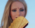 Stilul de viata al "papusii Barbie" pe care nimeni nu l-ar putea avea. Cum traieste tanara