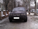 Doar confortul meu conteaza. Un sofer nesimtit si-a parcat BMW-ul direct pe trotuar