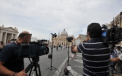 Cum se va alege noul Suveran Pontif. Procedura care se incheie cu fum alb si "Habemus Papam"