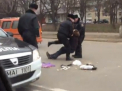 "Si-a pus ciupicii sub cap si s-a culcat in mijlocul drumului". Cum explica politistii incidentul de pe Calea Iesilor