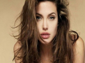 Cum arata Angelina Jolie de Romania: a reusit sa-i semene dupa un sir de operatii - FOTO
