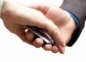 A estorcat bani de la un client pentru a influenta un procuror. Un avocat din Sangerei, retinut in flagrant
