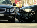 Un BMW si un Mercedes s-au ciocnit chiar in fata Primariei! Ambuteiajele intinse pe sute de metri