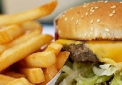 Ce a mancat un baiat de 2 ani intr-un fast food din SUA. Mama: "E scarbos, i-am dat in judecata"