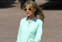 Le face concurenta fotomodelelor. Taylor Swift intr-o pereche de pantaloni extrem de scurti
