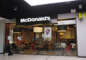 Doi tineri, prinsi in timp ce faceau sex in toaleta unui restaurant McDonald"™s