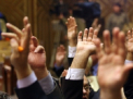 Deputatii au decis. Persoanele care au pensii mai mici de 1300 de lei vor beneficia de majorari de la 1 aprilie