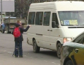 Condamnati la ignoranta. Reactia oamenilor din troleibuze si microbuze la vederea unei persoane cu dizabilitati