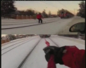 Un schior s-a agatat de un tramvai, deplasandu-se cu 80 km/h! Cum s-a terminat plimbarea extrema