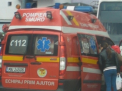 Accident spectaculos provocat de un moldovean in Romania! Microbuzul a ajuns pe gardul unui imobil