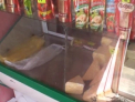 Au ajuns sa fure salam de post si hartie igienica! Cativa hoti au devastat doua piete din Causeni