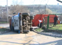 Un camion plin cu gunoi s-a rasturnat la Durlesti! Soferul nu-si poate explica cum a fost posibil
