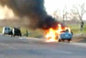 VIDEO. Automobil in flacari in apropiere de Rascani! A luat foc din mers