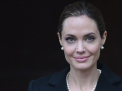 Aparitie socanta! Angelina Jolie si-a aratat picioarele foarte slabe - FOTO