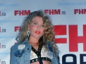 Corina, cu fundul la vedere pe scena. Cum a reusit sa-si socheze fanii - FOTO