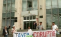 Au cerut anularea taxelor in scoli! Activistii de Hyde Park, la protest: Colectarea de bani e ilegala