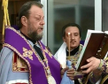 Pasca ca in Italia, dar dupa reteta moldoveneasca. Prajiturile sunt sfintite chiar de mitropolit
