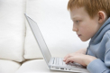 Dependenta de calculator naste crime? Cum ne dam seama ca un copil a devenit dependent